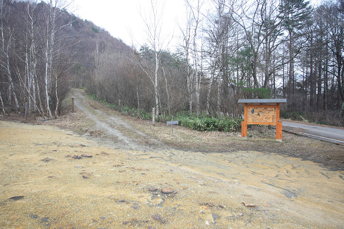 冠着山へ登る複数の登山道
