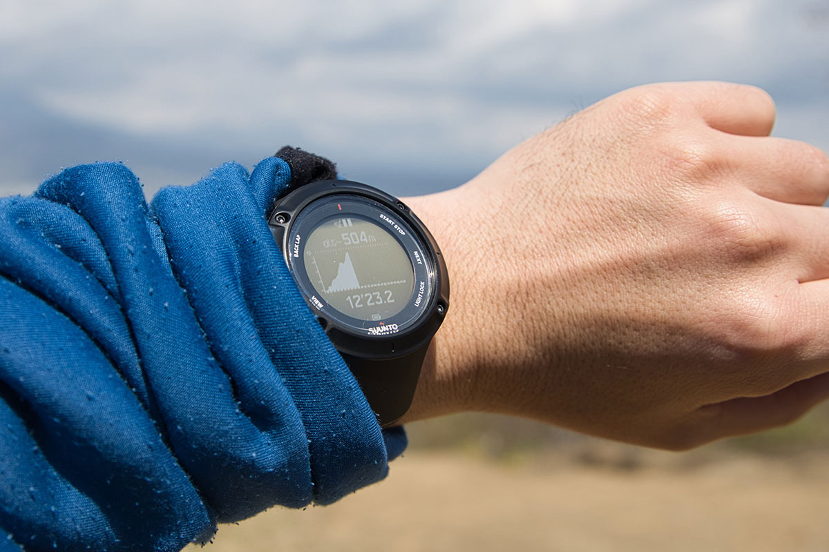 登山にオススメのスント4モデル 登山愛好家必見の多機能腕時計SUUNTO 