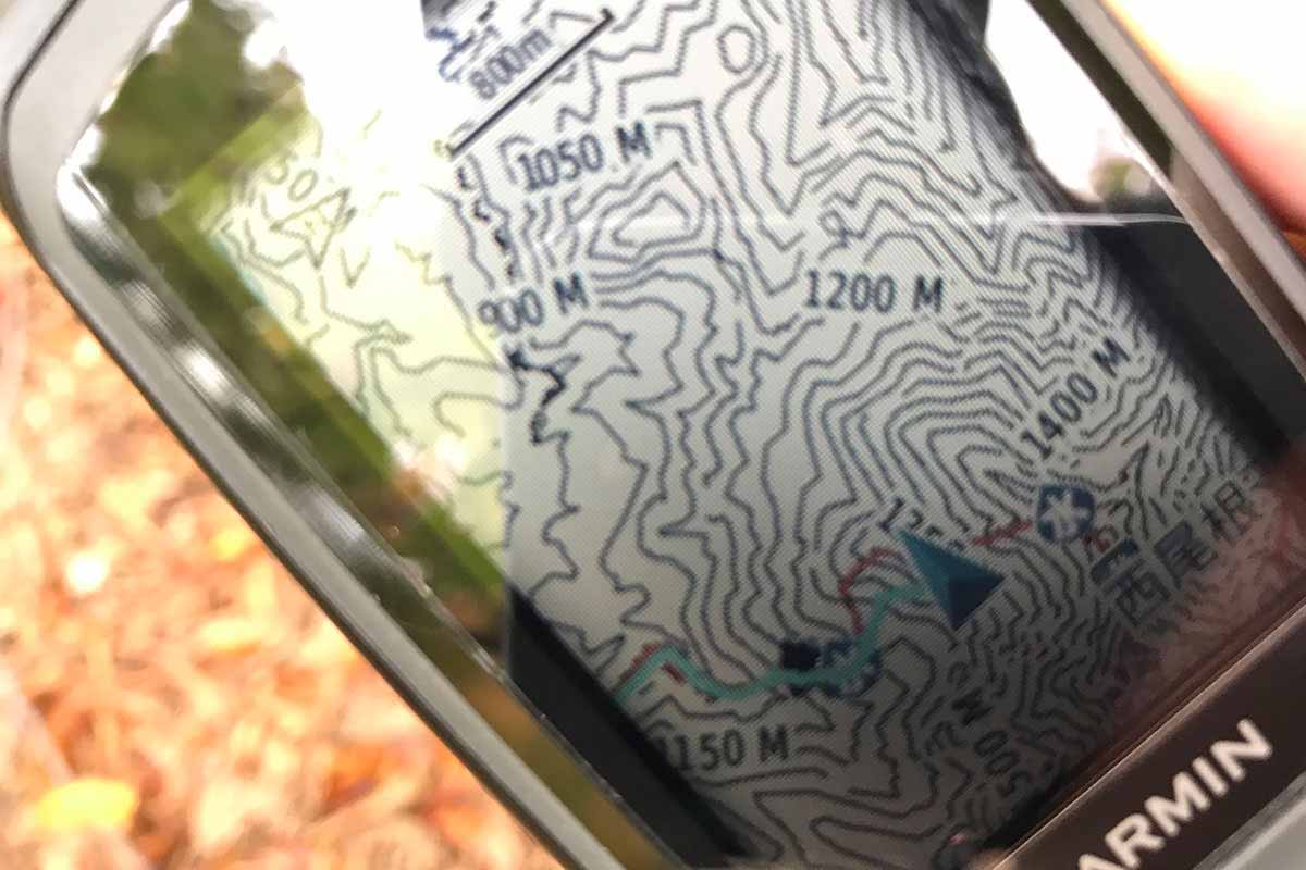 雨飾山登山 等高線がせまい・・・