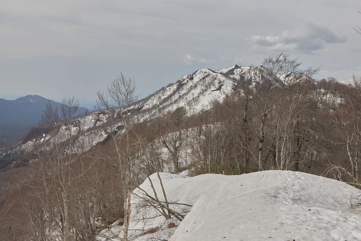 堂津岳登山 中西山が遠のいた