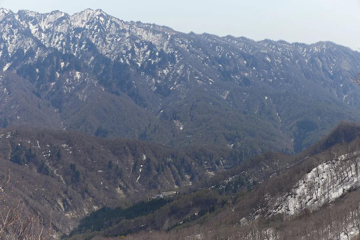 堂津岳登山 駐車場が見えてきた