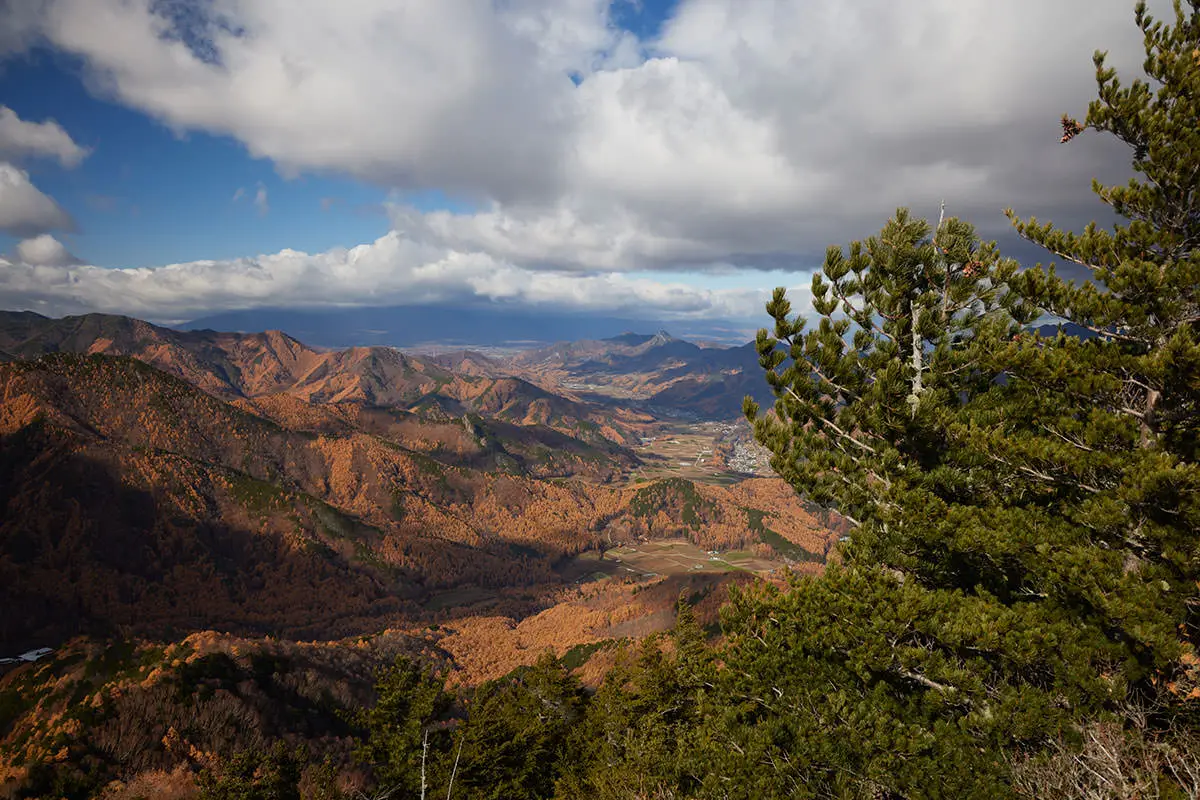 五郎山登山 北側の浅間山は雲の中