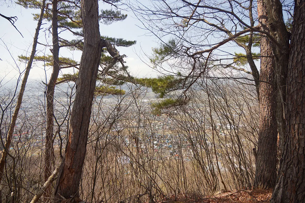 箱山登山 展望台と書いてあるけれど眺めはこれくらい