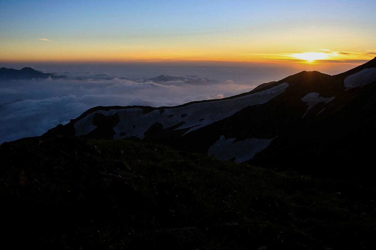 白馬岳鑓ヶ岳杓子岳登山 日が沈む