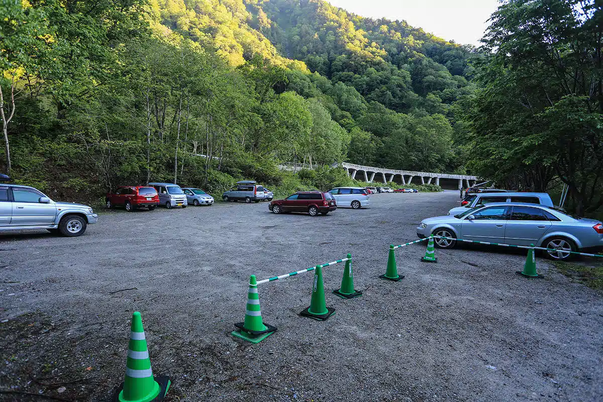 針ノ木岳登山 針ノ木岳-下の駐車場は無料