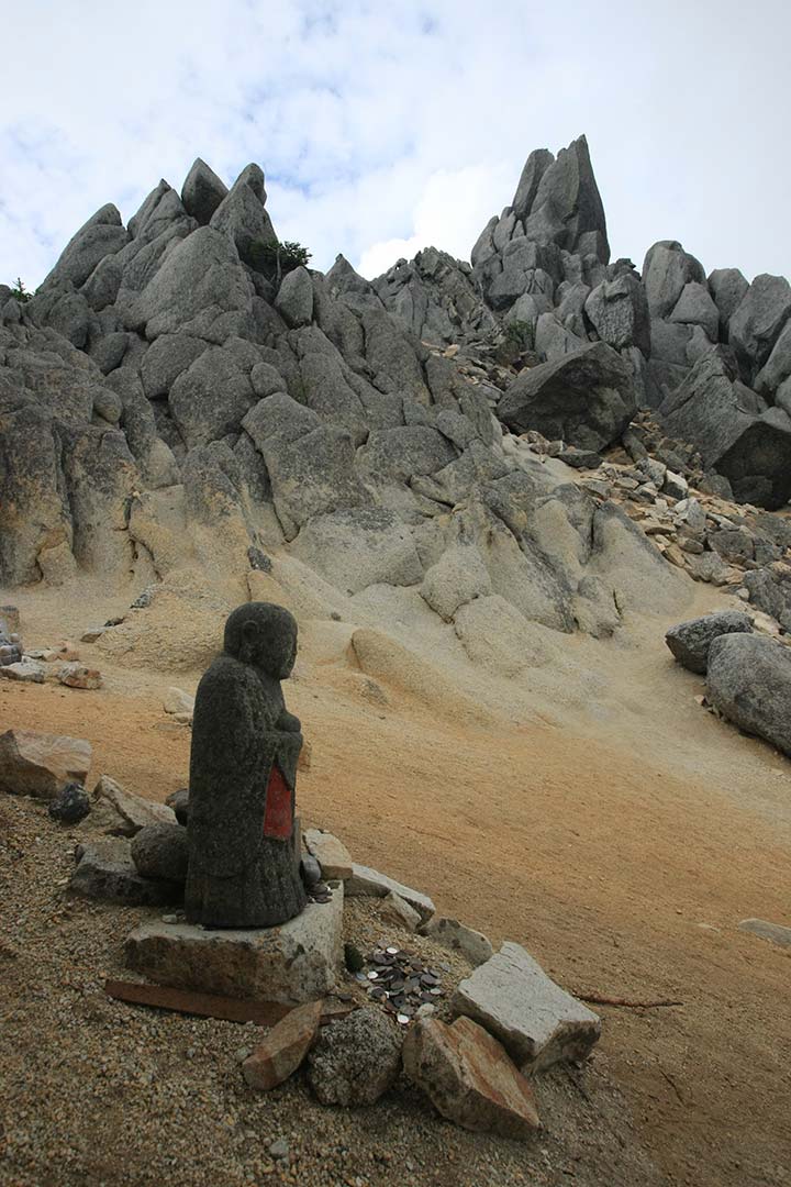 鳳凰三山　登山（ドンドコ沢） （8月）｜青木鉱泉からの三山縦走