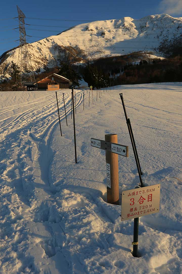 冬の伊吹山 雪山登山 （1月）｜滋賀県最高峰から琵琶湖を見下ろす