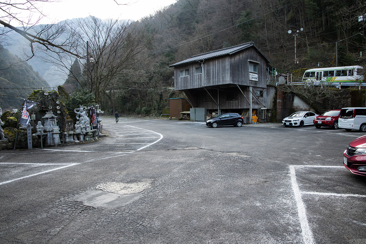 石鎚山 冬の登山 石鎚登山ロープウエイ 1月 冬季日帰りの西日本最高峰 登山百景