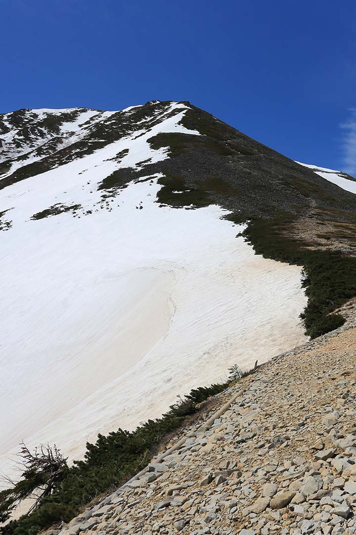 常念岳　残雪期登山（一ノ沢） （4月）｜日帰りで登る残雪の北アルプス
