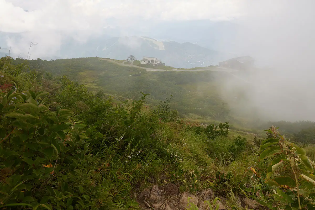 唐松岳登山 黒菱平が見えてきた