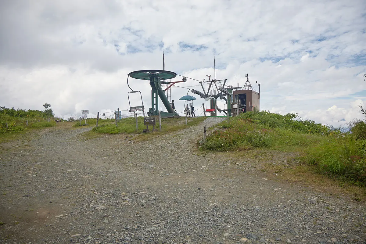唐松岳登山 黒菱平からはリフトで駐車場へ下りる