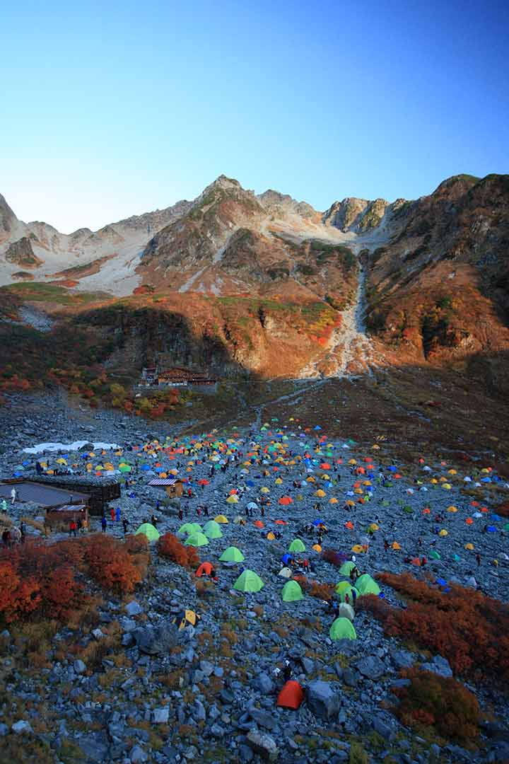 【初心者向け】涸沢カール山小屋 2泊3日 （10月）｜最高の紅葉と穂高岳連峰を見る