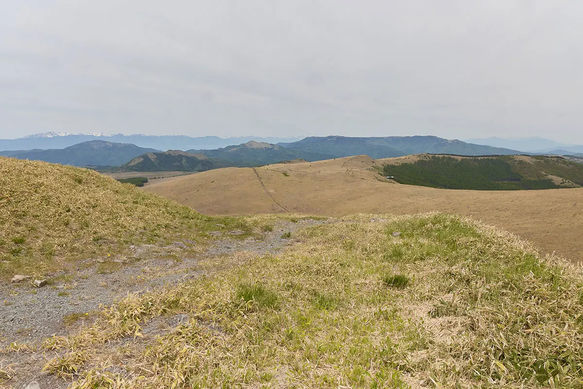 霧ヶ峰登山 霧ヶ峰-蝶々深山を見る