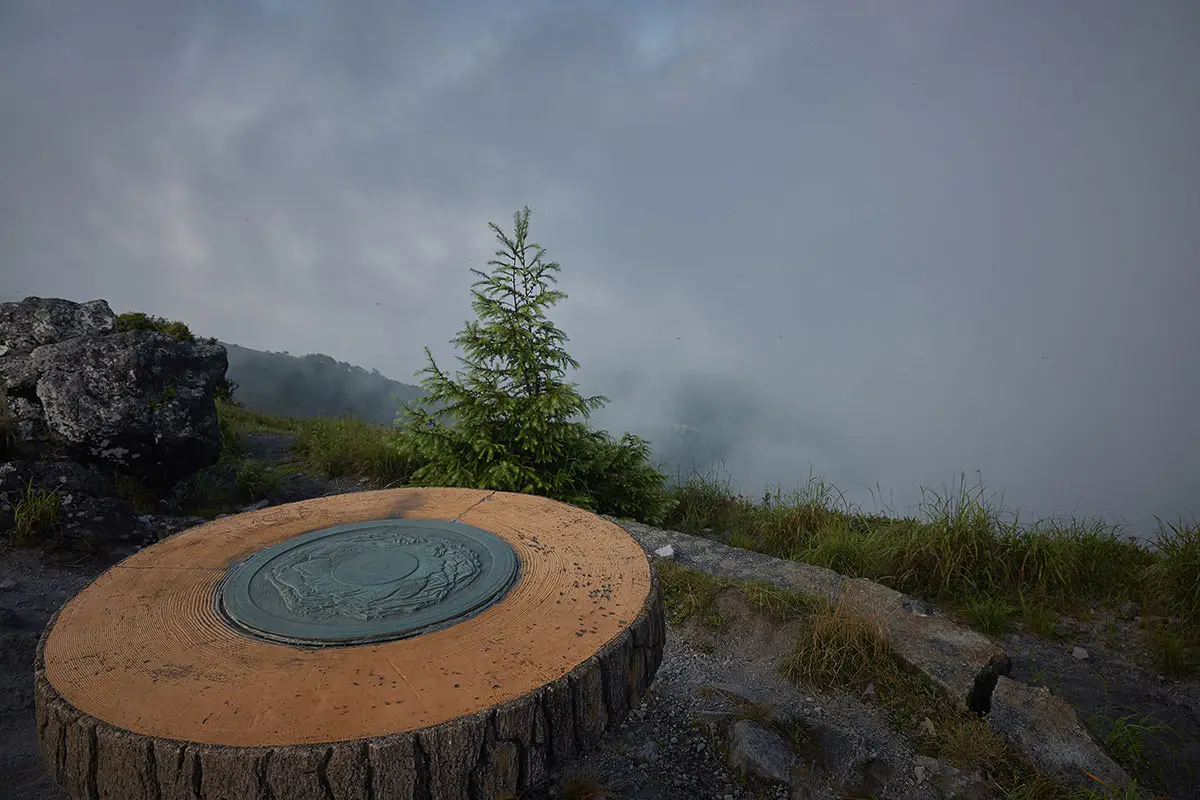 霧ヶ峰登山 霧ヶ峰-右も左も雲だらけ