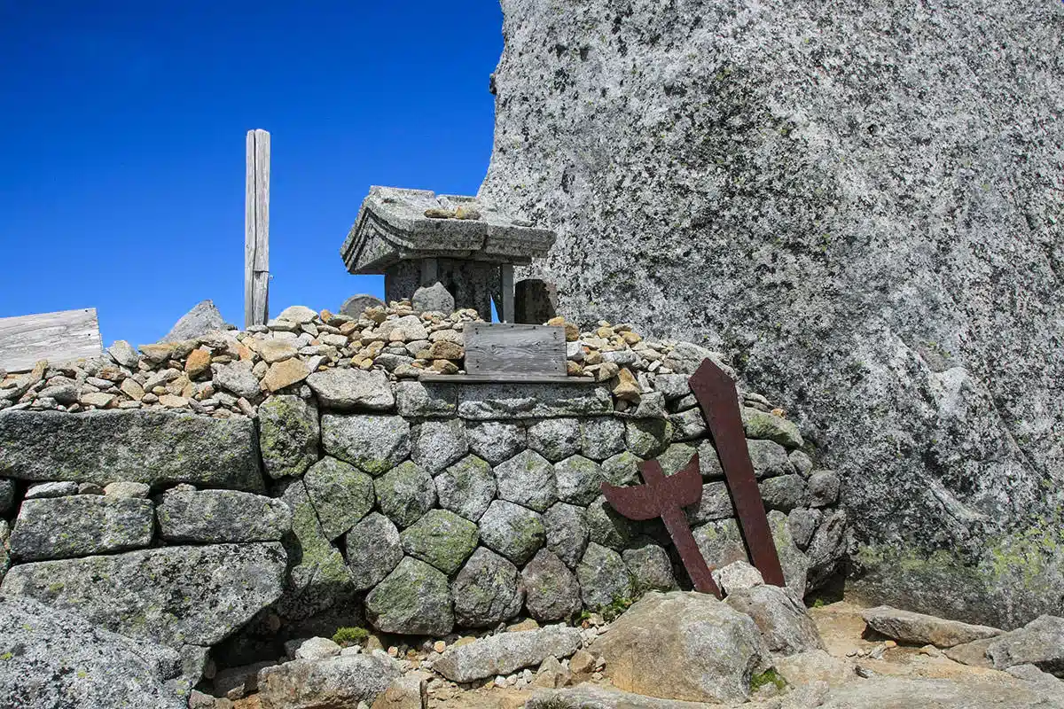 木曽駒ヶ岳登山 木曽駒ヶ岳-中岳駒ヶ岳神社