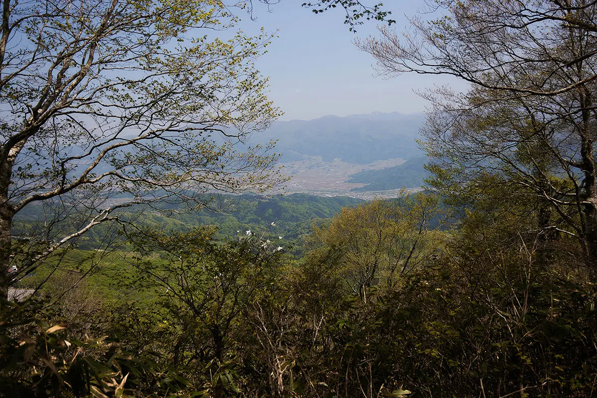 斑尾山登山 斑尾山-飯山市方面の眺め