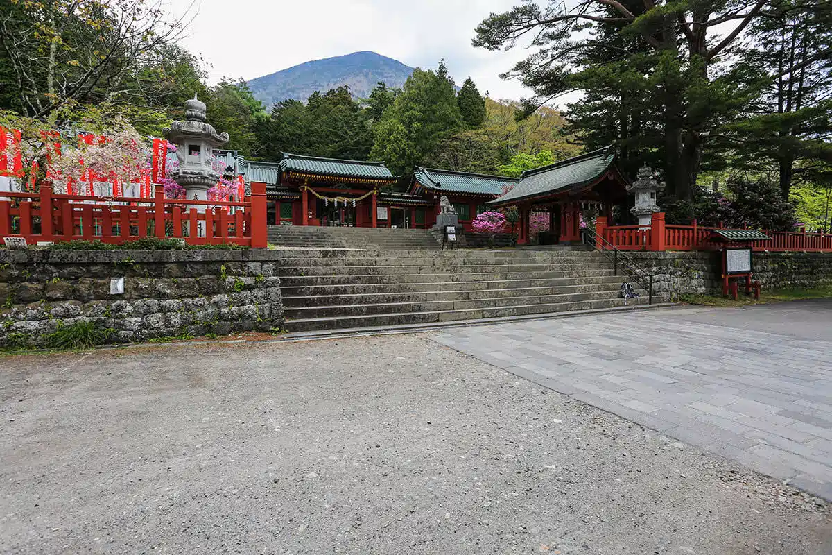 男体山登山 男体山-神社の入口