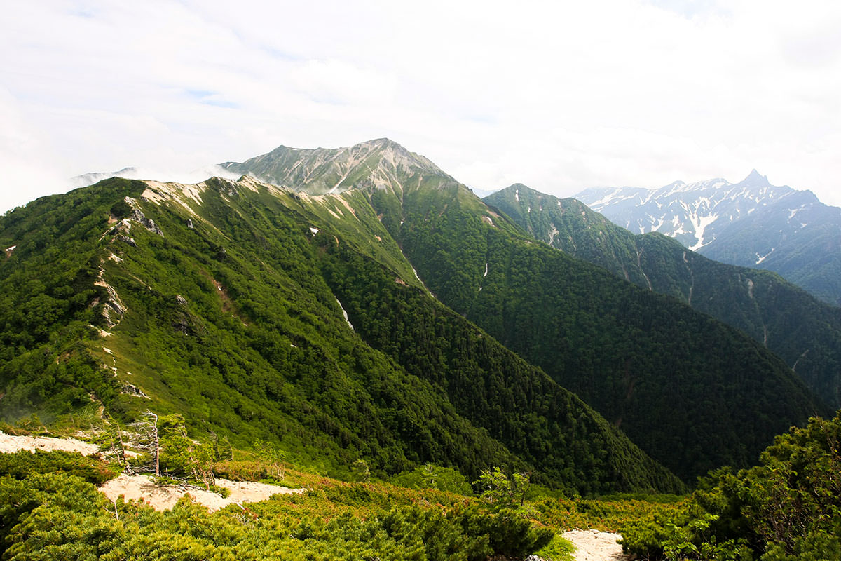 大天井岳 登山 中房温泉 燕岳 表銀座 7月 燕岳から槍ヶ岳を眺めながら歩く表銀座 登山百景