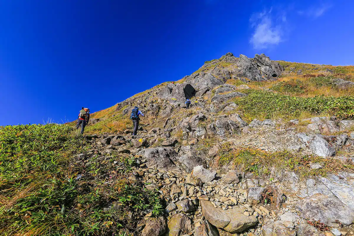 谷川岳登山 ラクダの背の急斜面