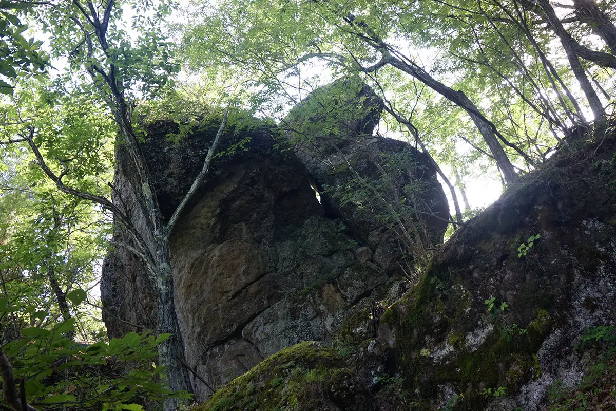 独鈷山登山 上尾ノ岩は×印が付けてある