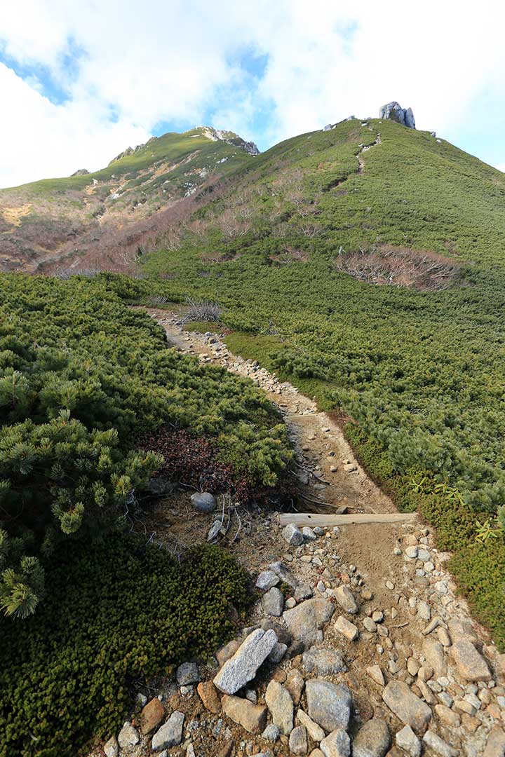 【日帰り】空木岳　登山（池山尾根） （10月）｜ハイマツに花崗岩が映える美しい山