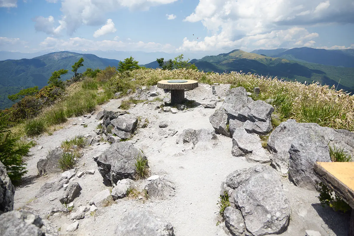 霧ヶ峰登山 霧ヶ峰-山頂は静かで落ち着く