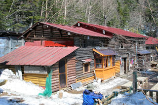 甲武信小屋